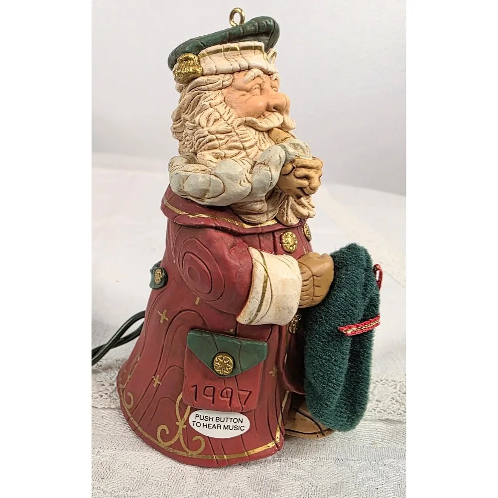 Hallmark Keepsake 1997 Santa's Secret Gift Musical Magic Ornament Robert Chad
